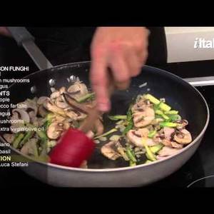 PastaMania #07: "Farfalle Funghi Asparagi" (Farfalle with Mushrooms and Asparagus)